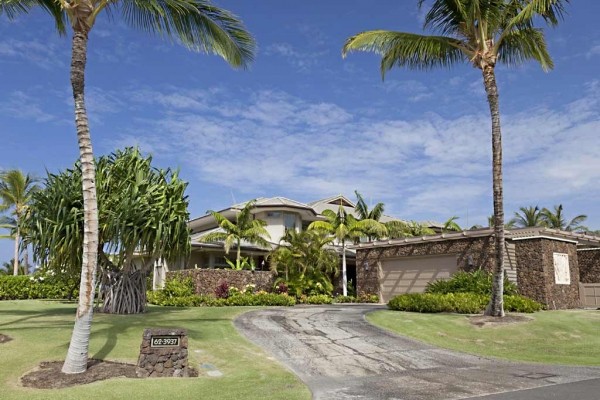 [Image: Elegant Luxury Townhome Walking Distance to Mauna Kea and Hapuna Beach]