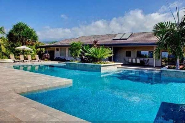[Image: Oceanview Kona Estate-10bedrooms, with Swimming Pool, Near Magic Sands]