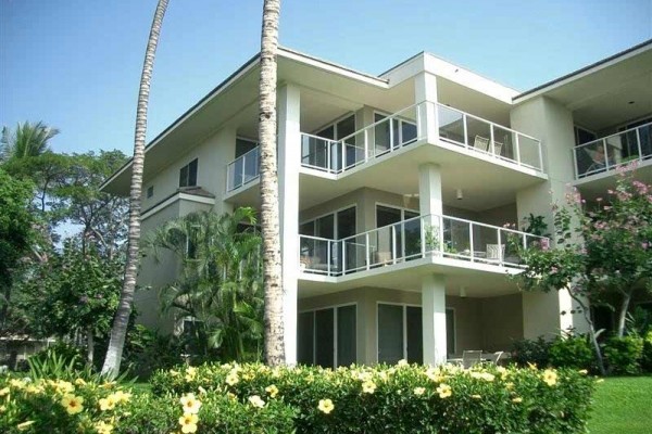 [Image: Upscale, Fully Remodeled, Partial Ocean View, Luxury Condo]