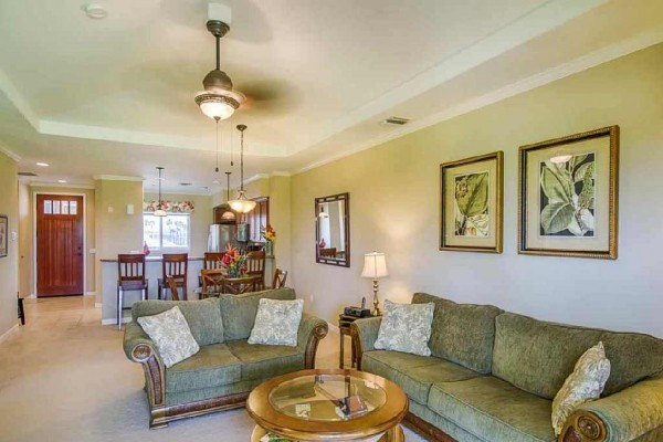 [Image: Luxurious 2bd/2 BA; Discounted Golf and Close to Everything]