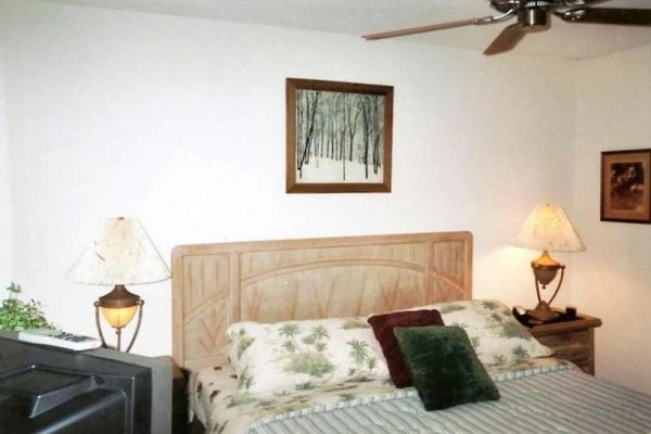 [Image: Your Home-Away-from-Home! 2BR/2BA Condominium]