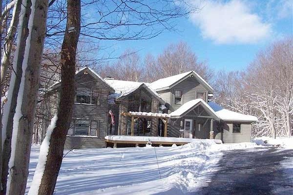 [Image: Peaceful Private Setting, Wifi, Hot Tub, Close to Timberline Skiing]