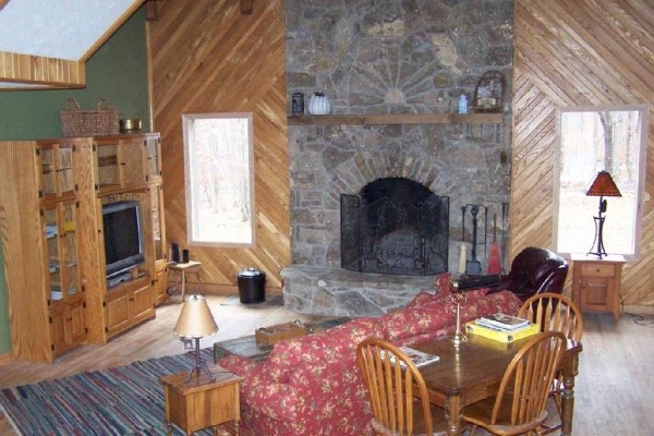 [Image: Peaceful Private Setting, Wifi, Hot Tub, Close to Timberline Skiing]