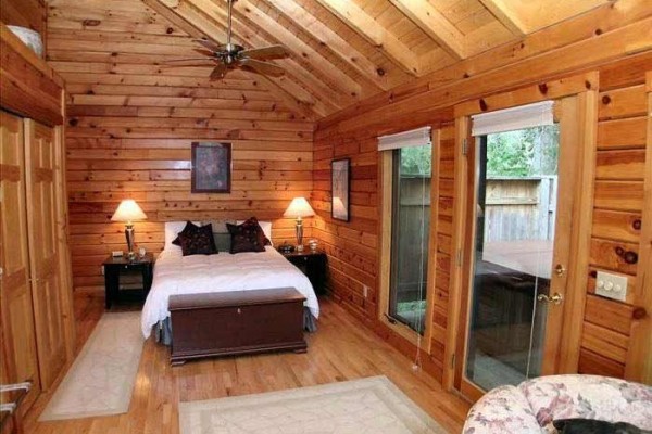 [Image: Cozy Romantic Cabin for Two]
