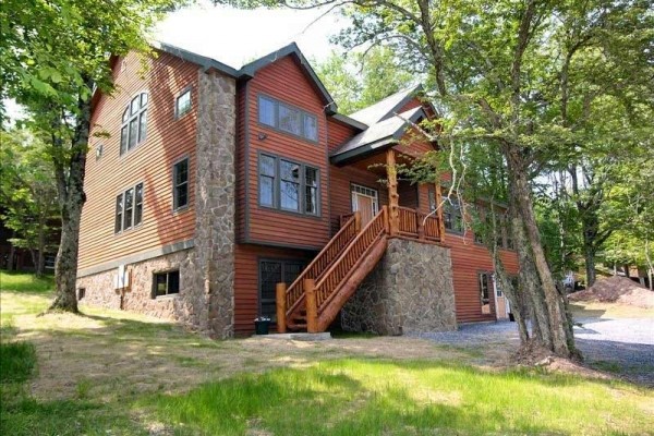 [Image: 'Hawthorne Lodge' New 7BR Luxury Home at Timberline Resort]