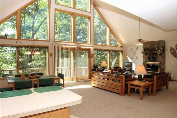 [Image: Eagle's Landing-15 Wooded Acres with Hot Tub,Fireplace &amp; Wifi!]