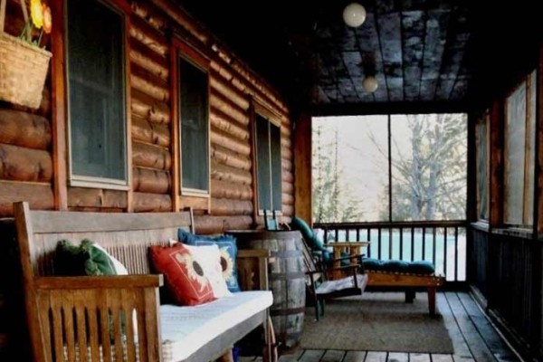 [Image: Spruce Run Lodge - Great Views - Secluded Log Lodge]