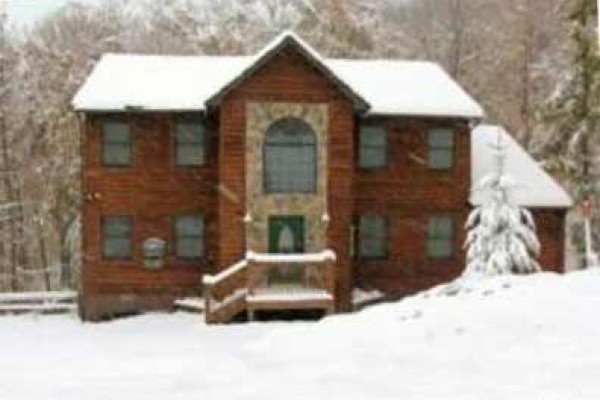 [Image: "Fernbank West" Slopeside Home with Ski-in/Ski-Out Access]