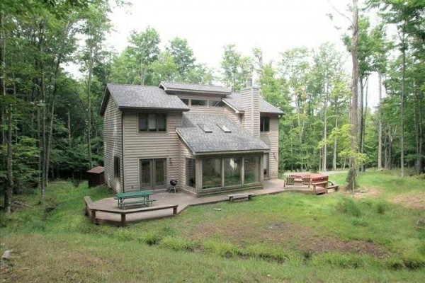 [Image: Beautiful Secluded Home - Lake Access - 4th Night Free!]
