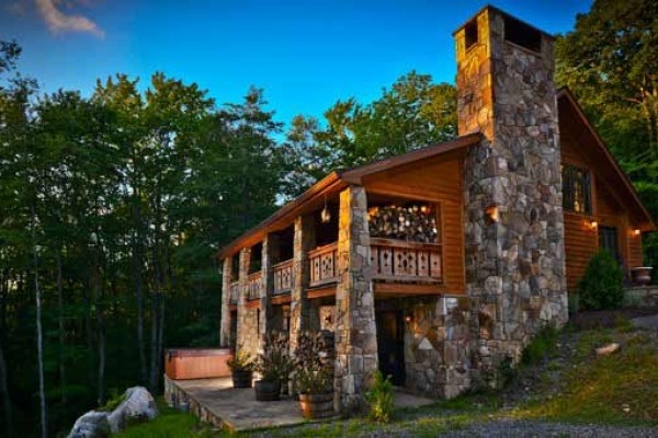 [Image: Luxurious, Rustic, Private - Perfect Vacation Home!]