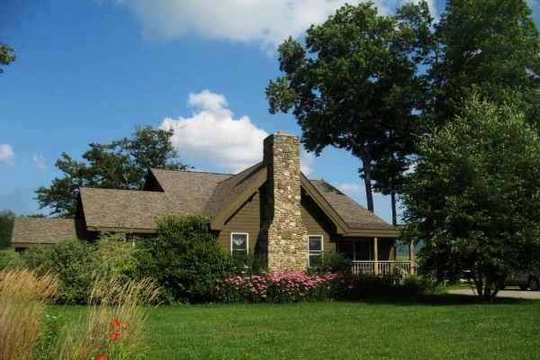 [Image: Beautiful Mountain Home - Views &amp; Outdoor Pool - 4th Night Free!]