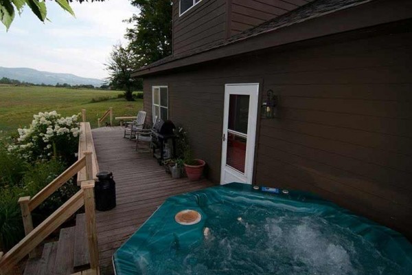 [Image: Beautiful Mountain Home - Views &amp; Outdoor Pool - 4th Night Free!]