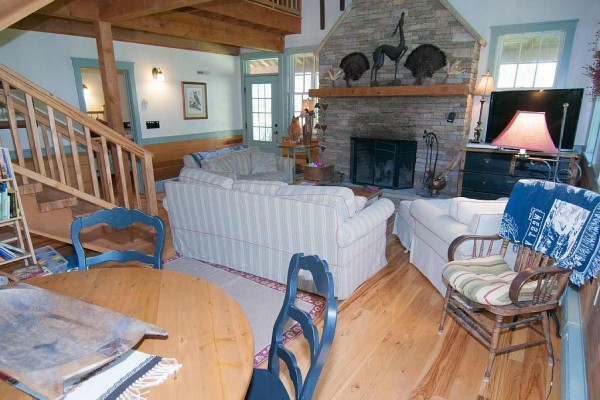 [Image: Spacious Mountain Home - Private and Secluded - 4th Night Free]