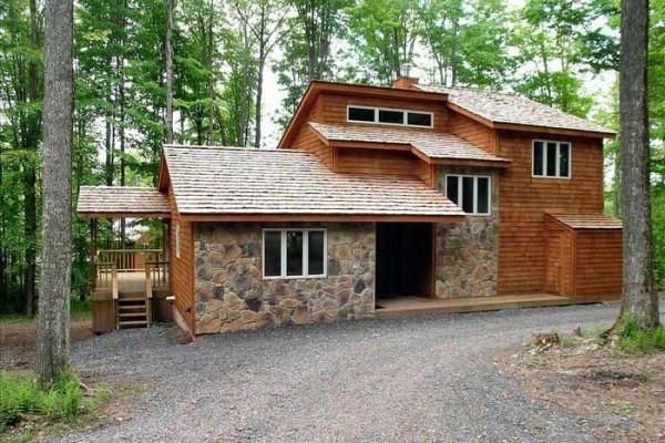 [Image: Lovely Home is a Stone's Throw Away from the 500th National Wildlife Refuge.]