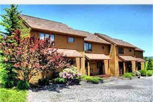 [Image: Deerfield 134: 3 BR / 2.5 BA Three Bedroom Condo in Canaan Valley, Sleeps 8]