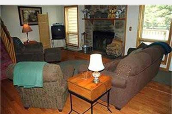 [Image: Deerfield 136: 4 BR / 3 BA Four Bedroom House in Canaan Valley, Sleeps 12]