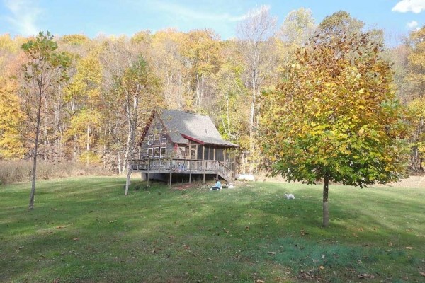 [Image: Luxury Mountain Cabin Inside Monongahela National Forest]