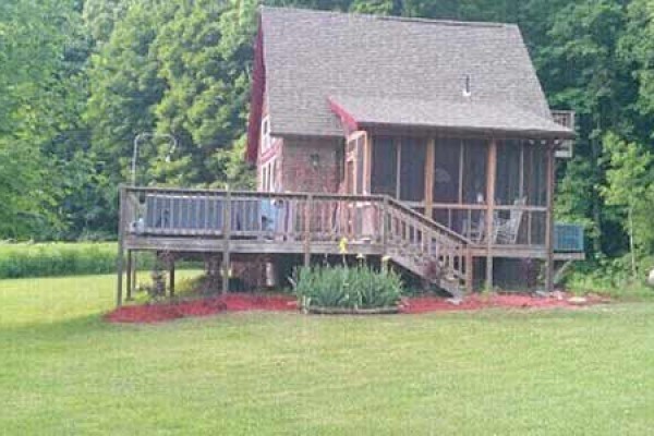 [Image: Luxury Mountain Cabin Inside Monongahela National Forest]