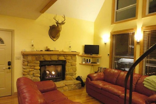 [Image: Luxury Mountain Cabin Inside Monongahela National Forest]