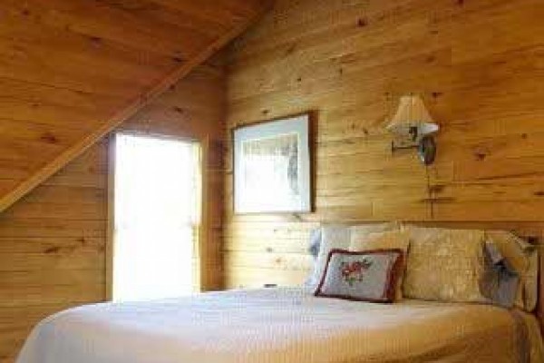 [Image: The Chestnut Cabin Luxury Cabin Rental]