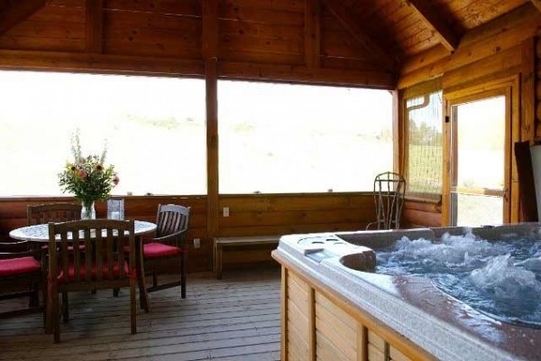 [Image: The Chestnut Cabin Luxury Cabin Rental]