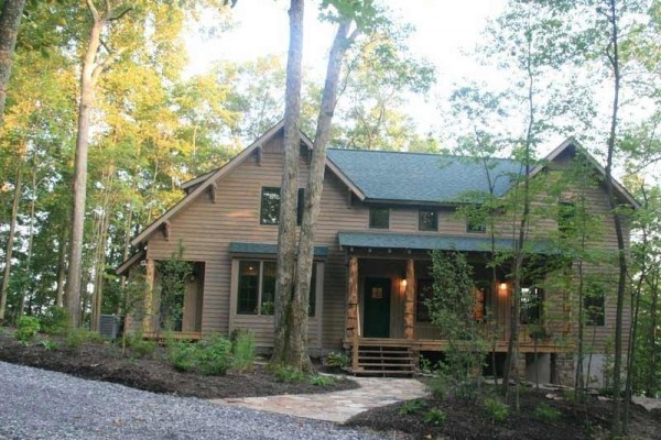 [Image: Paddle House on the Rim of New River Gorge]