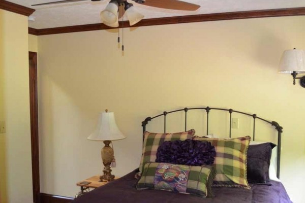 [Image: Laurel Creek Retreat - House Plus Cottage, Sleeps up to 15]