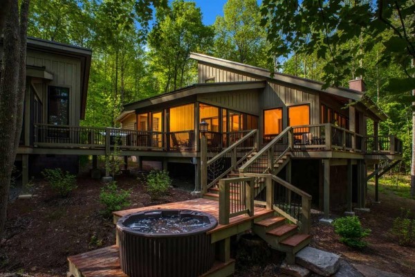 [Image: Luxury Vacation Home Near Fayetteville, Wv and the New River Gorge]