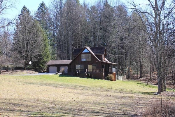 [Image: Secluded Luxury Mountain Chalet Near Downtown Fayetteville]