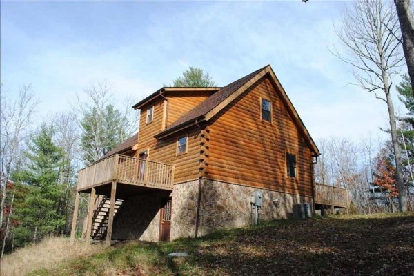 [Image: Luxury Log Home at Glade Springs, Close to Beckley]