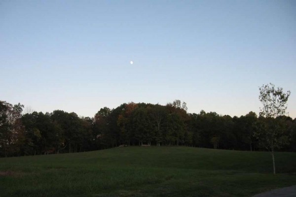 [Image: Moon Shinemountain Farm Retreat]