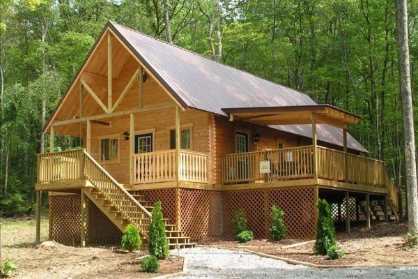 [Image: Luxury Log Cabin Nestled in Southern West Virginia Wilderness]