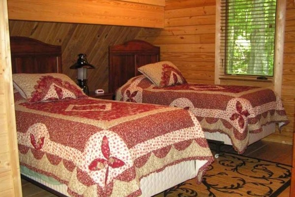 [Image: Luxury Log Cabin Nestled in Southern West Virginia Wilderness]