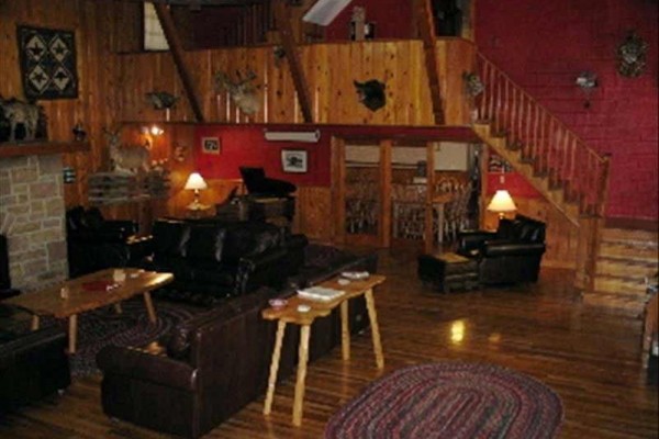 [Image: The Ponderosa Lodge Farm. Huge 10,000 Sq. Ft. Sleeps 32.]