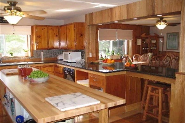 [Image: The Ponderosa Lodge Farm. Huge 10,000 Sq. Ft. Sleeps 32.]