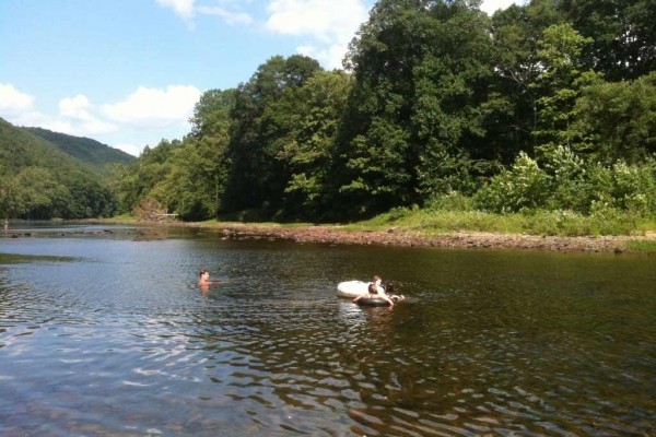 [Image: Cranberry Mountain Lodge-Private, Tranquil, Beautiful.]