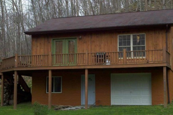 [Image: Serene, Cozy Cabin Nestled on the Greenbrier River Trail.]