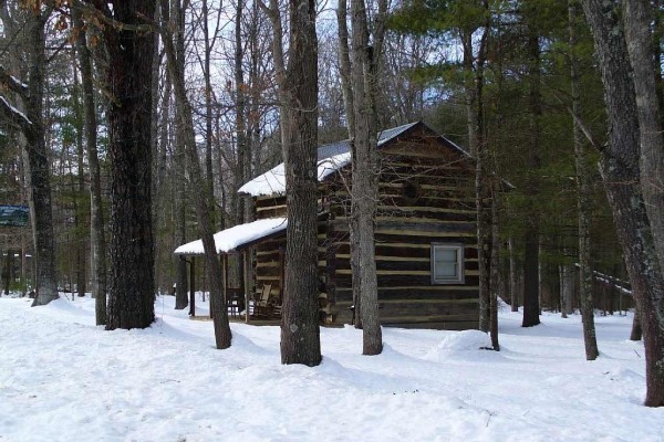 [Image: Unique Four Seasons Retreat!]