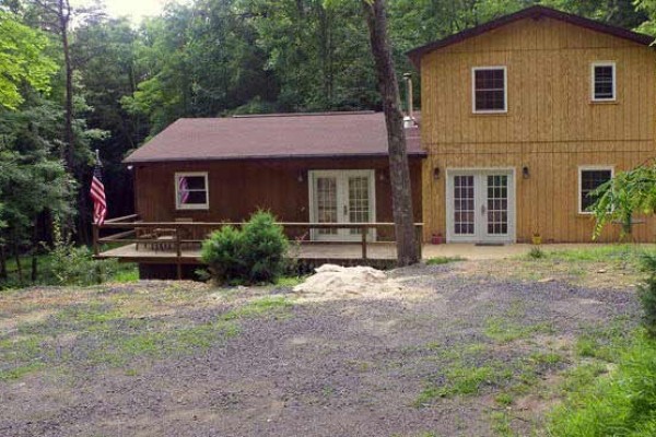 [Image: Lost River Wv 3-BR 3-BA Cabin]