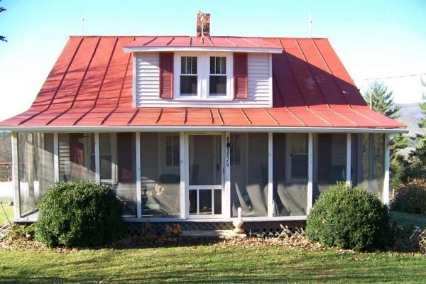 [Image: 3 BR/2BA Classic Wv Farmhouse Escape/13 Acres/Great Views/Pets Ok/TV/a/C!]