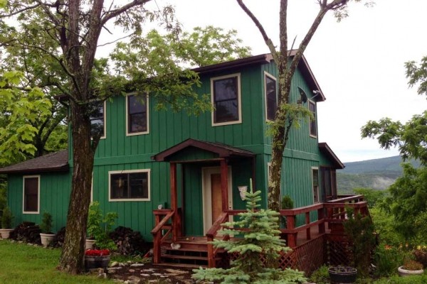 [Image: Lost River Mountaintop Retreat--Perched on 5 Acres W/ Stunning Views]