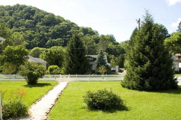 [Image: Marlin's Roost - Heart of Pocahontas County, Wv]