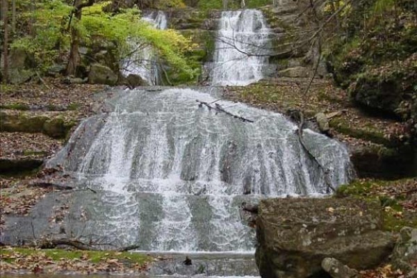 [Image: Mountain View, Cascading Waterfalls, Luxurious Getaway]