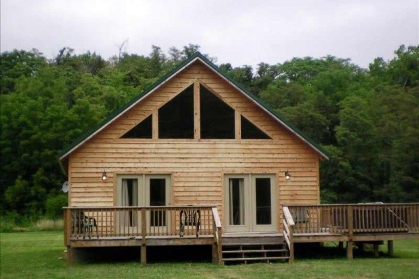 [Image: Pet Friendly Luxury Log Cabin with Private Outdoor Hot Tub]