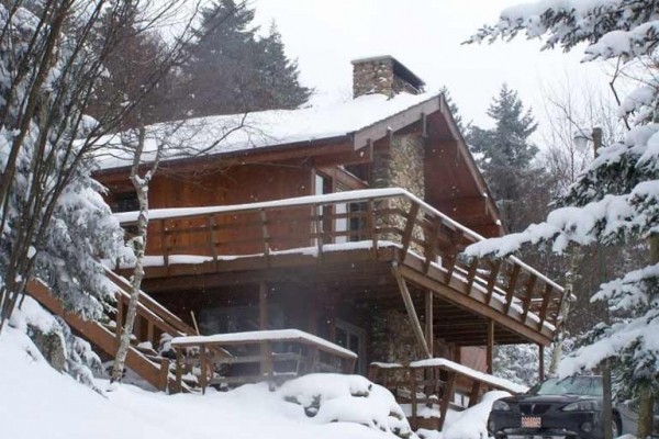 [Image: Beautiful Ski in-Ski Out Chalet Near the Top of the Western Express Ski Lift.]