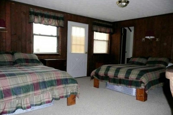 [Image: "Mountain Ecstasy" 6 Bedroom + Loft Home Sleeps 16 Comfortably]