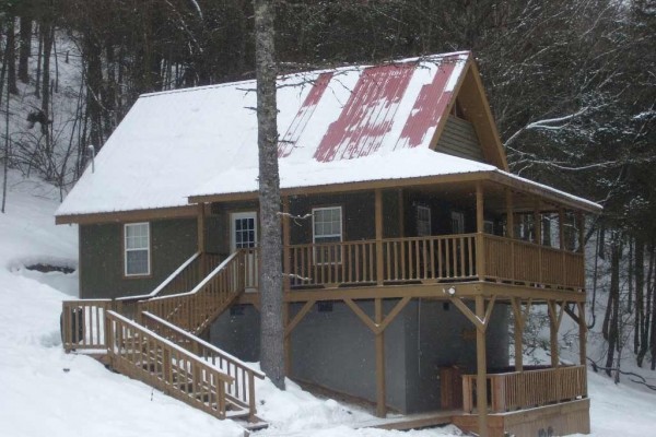 [Image: 1 Wkend Left in July! Cabin W/Private Hot Tub, Close to Biking, Hiking, Fishing]