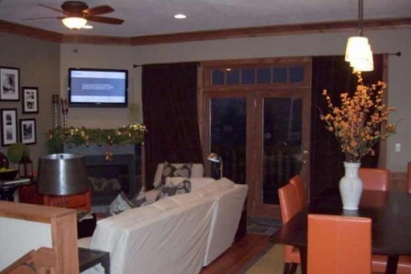 [Image: Shay's Landing, Ski-in/Out 4 BR/4 BA]