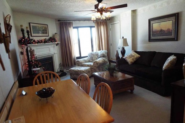 [Image: Silver Creek Slope Side,Renovated 1BR,Deluxe Unit,Ski-in/Ski-Out,Night Skiing]