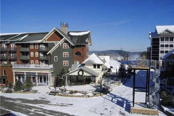 [Image: Cute Studio in Central Village Nice Views East from This 4th Floor Unit]